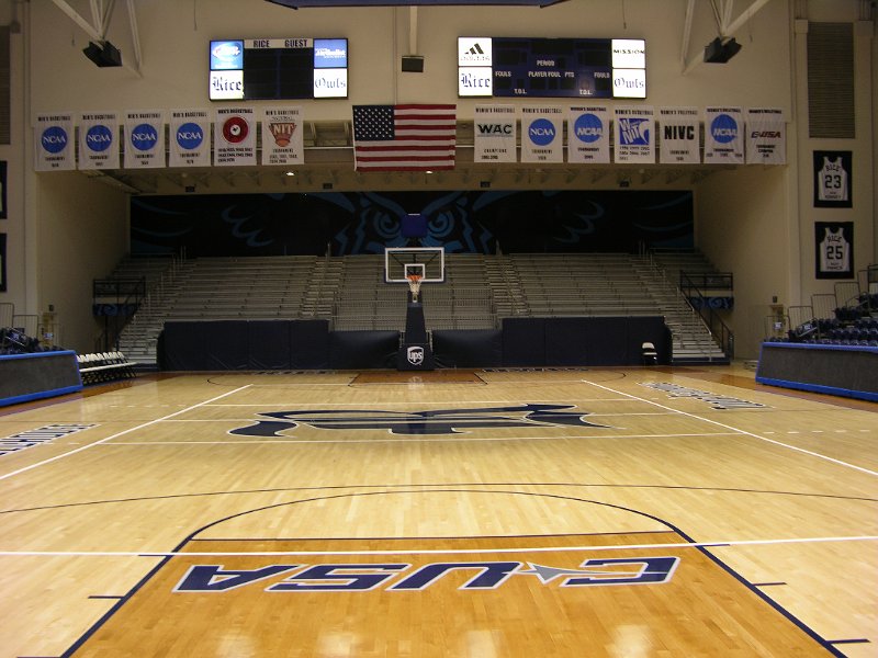 Rice U  Tudor Field House Autrey Court(10)